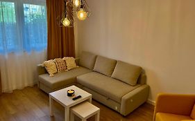 Alexander Cozy Apartment Free Private Parking